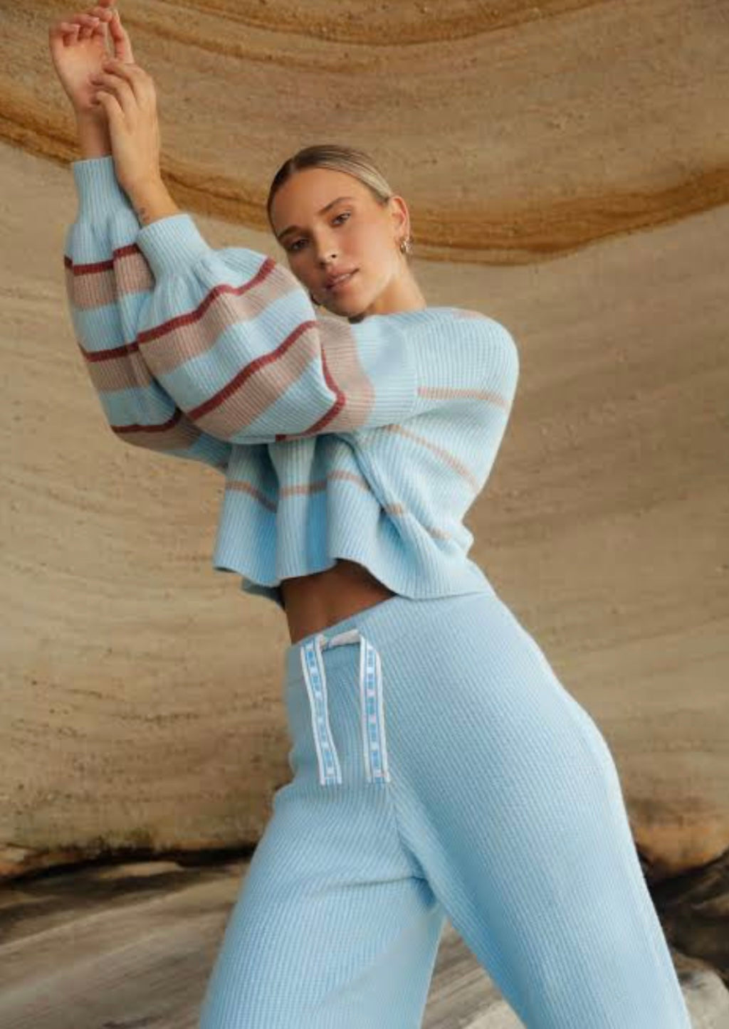 Lorna Jane Light Blue/Beige Strip Crop Sweater and Pants Set - S –