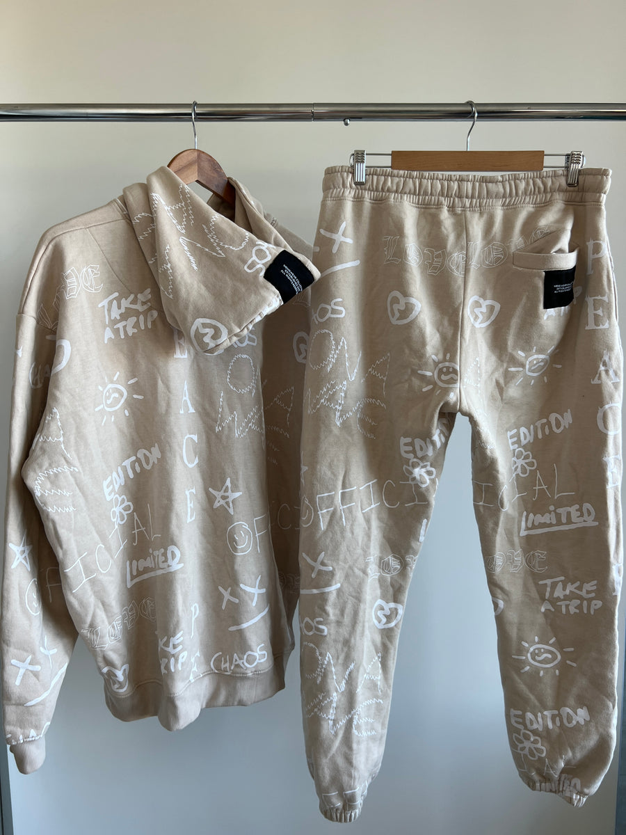 boohooMAN Unisex Beige Multi Logo Hoodie (XL) And Sweatpants (L)