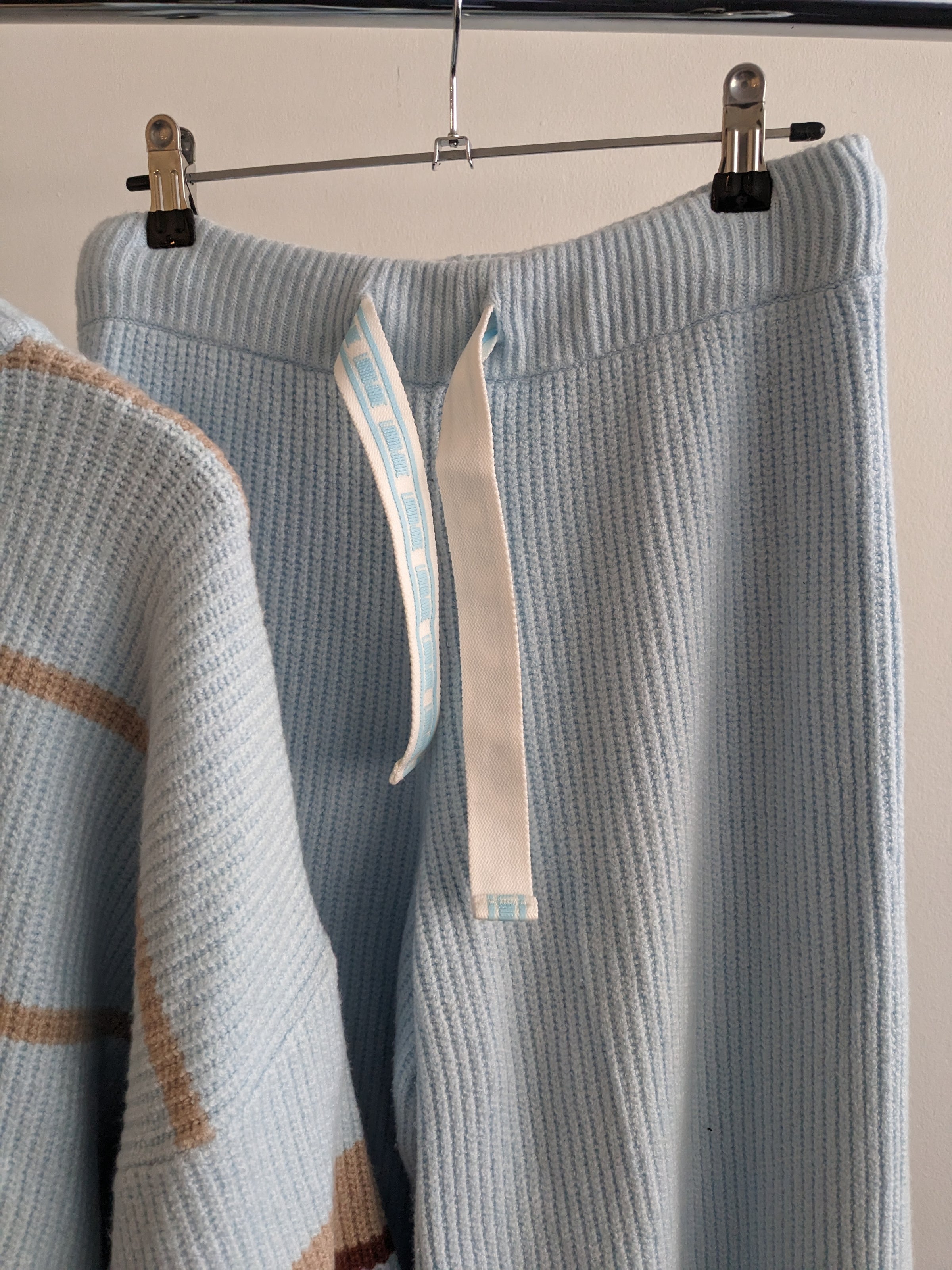 Lorna Jane Light Blue/Beige Strip Crop Sweater and Pants Set - S