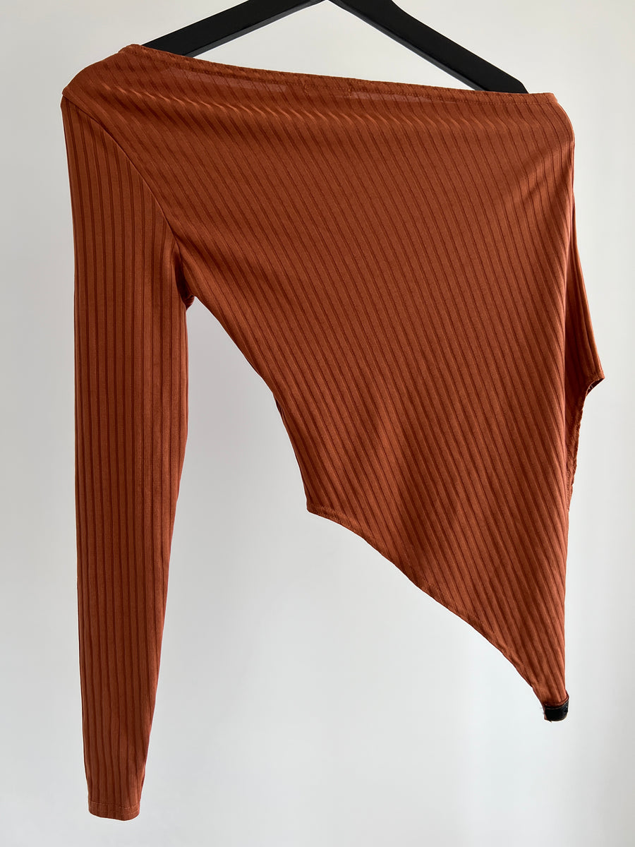 Boohoo Bronze Brown One Shoulder Bodysuit - Size AU 8 –