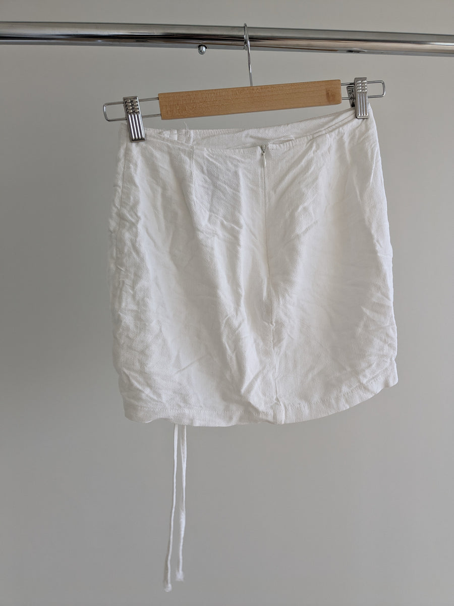 Alice In The Eve White Linen Mini Skirt - XS