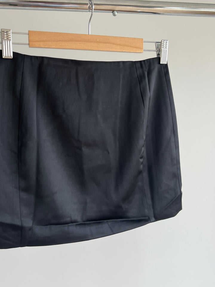 Meshki Black Satin Feel Mini Skirt - XS