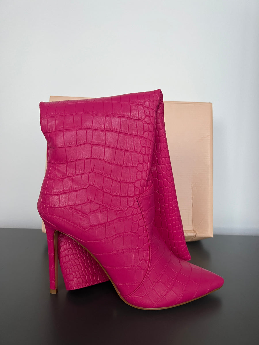 BILLINI Fuchsia Croc Eilish Boots - 9