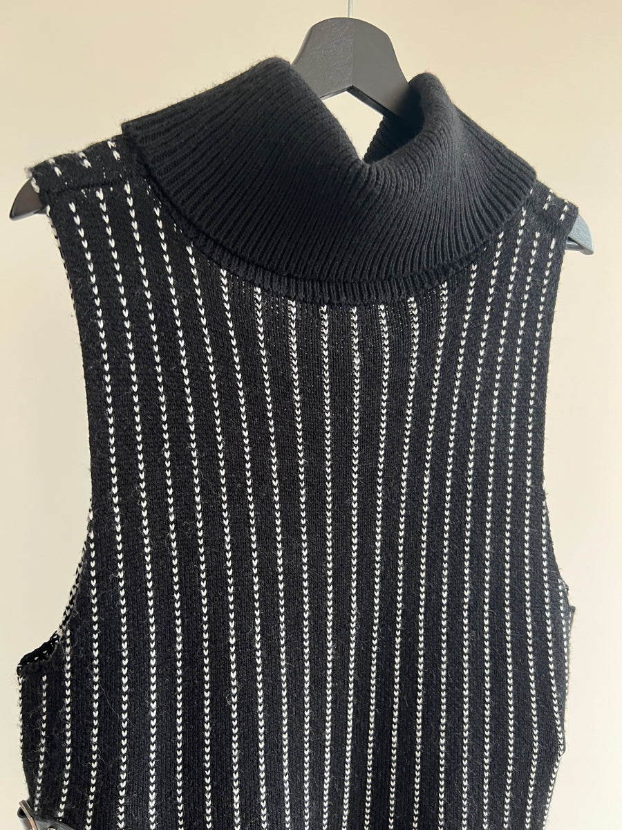 Elliatt Black Sleeveless Turtleneck Knit Sweater - XS