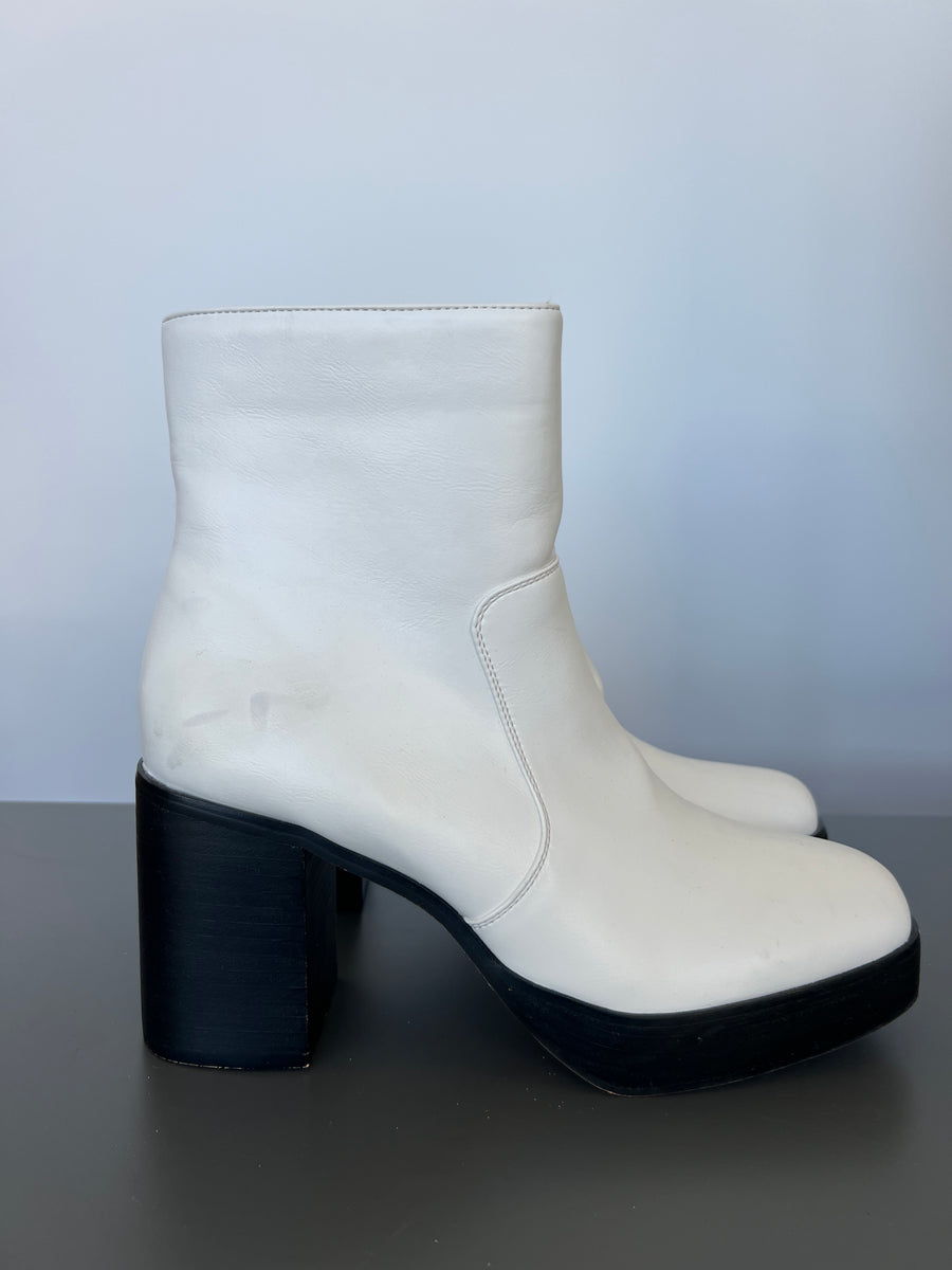 Cherrichella White Prince Boots - 41