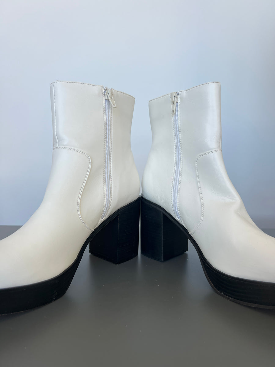 Cherrichella White Prince Boots - 41